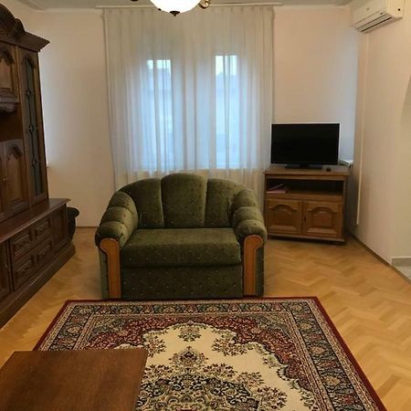 Gábor Pál 1 Apartman 2 szoba Dunafoldvar Esterno foto