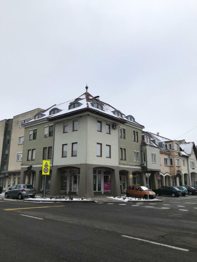 Gábor Pál 1 Apartman 2 szoba Dunafoldvar Esterno foto